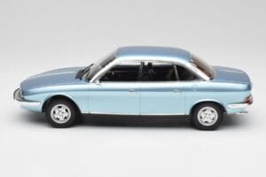 NSU Ro80 Blauw Metallic Minichamps 1:18 151015400 Metaal — afbeelding 3 van 6