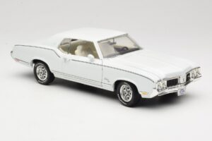 Oldsmobile Cutlass SX Wit ERTL 1:18 33775 Metaal — afbeelding 6 van 8