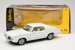 Oldsmobile Cutlass SX Wit ERTL 1:18 33775 Metaal — afbeelding 8 van 8