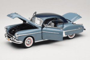 Oldsmobile 88 Blauw Grease Auto World 1:18 AWSS103/06 Metaal — afbeelding 2 van 8