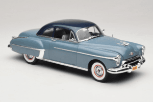 Oldsmobile 88 Blauw Grease Auto World 1:18 AWSS103/06 Metaal — afbeelding 6 van 8