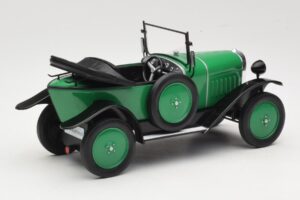 Opel 4 PS Laubfrosch Groen MCG 1:18 MCG18050 Metaal — afbeelding 2 van 6