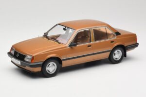 Opel Ascona C Berlina Beige Metallic MCG 1:18 MCG18459 Metaal