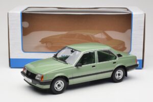 Opel Ascona C Metallic Light Green MCG 1:18 MCG18458 Metaal — afbeelding 6 van 6