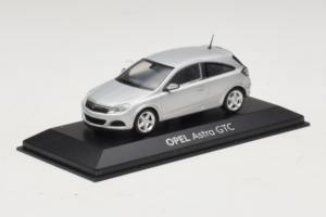 Opel Astra H GTC Zilver Minichamps 1:43 ASTRA003 Metaal — afbeelding 2 van 4