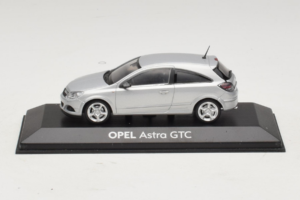 Opel Astra H GTC Zilver Minichamps 1:43 ASTRA003 Metaal