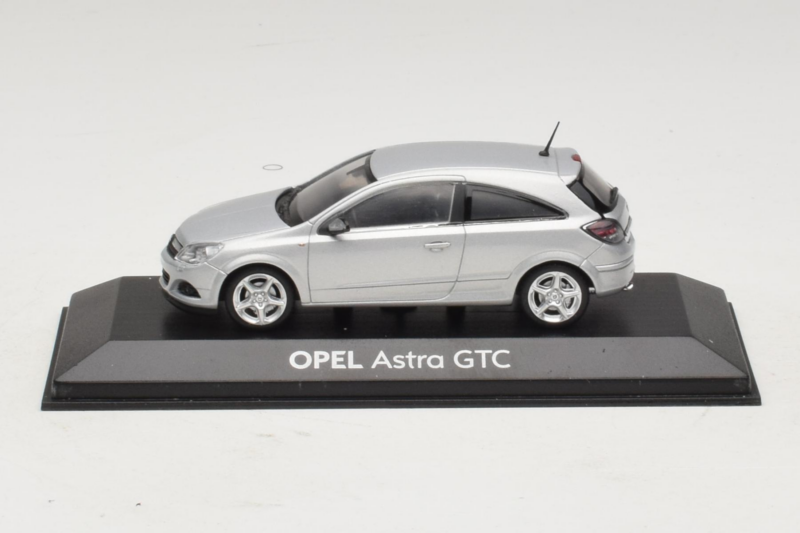Opel Astra H GTC Zilver Minichamps 1:43 ASTRA003 Metaal