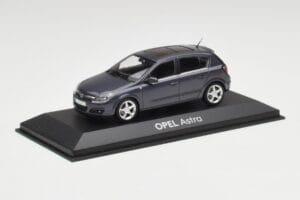 Opel Astra H Donkerblauw Minichamps 1:43 B24910027-A1 Metaal — afbeelding 2 van 4