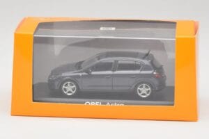 Opel Astra H Grijs Minichamps 1:43 B24910027A Metaal — afbeelding 4 van 4