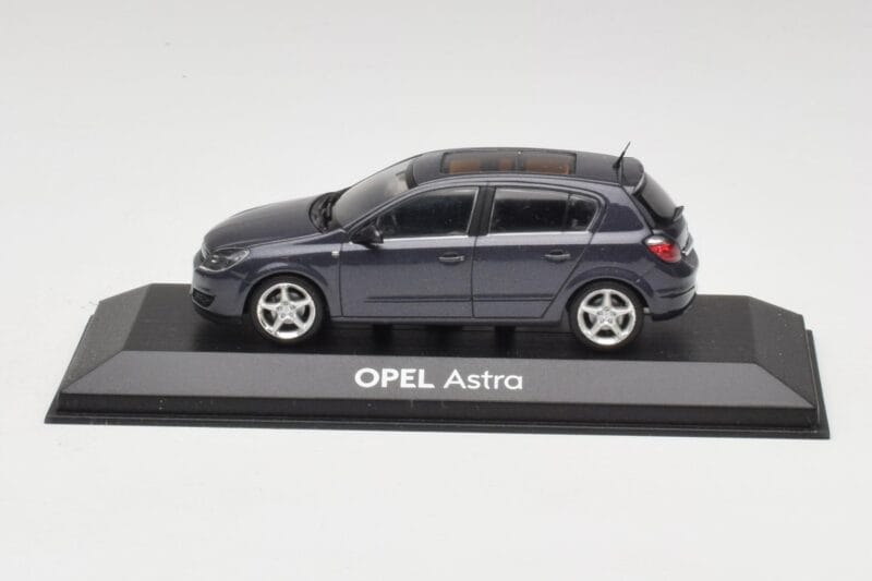 Opel Astra H Grijs Minichamps 1:43 B24910027A Metaal