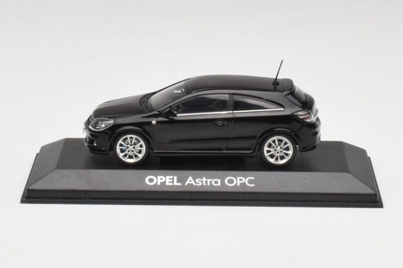 Opel Astra H OPC Zwart Minichamps 1:43 90399890 Metaal