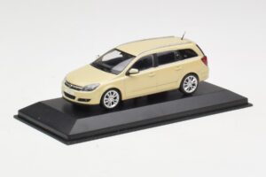 Opel Astra H Stationwagen Geel Minichamps 1:43 1799098 Metaal — afbeelding 2 van 4