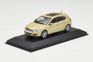Opel Astra H Geel Metallic Minichamps 1:43 403043003 Metaal — afbeelding 2 van 4
