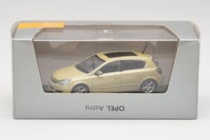 Opel Astra H Geel Metallic Minichamps 1:43 403043003 Metaal — afbeelding 4 van 4