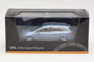 Opel Astra J Sports Tourer Blue Metallic Minichamps 1:43 400049012 Metaal — afbeelding 4 van 4