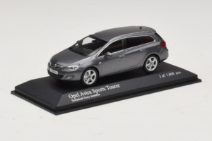 Opel Astra J Sports Tourer Minichamps 1:43 400049014 Metaal — afbeelding 2 van 4
