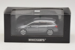 Opel Astra J Sports Tourer Minichamps 1:43 400049014 Metaal — afbeelding 4 van 4