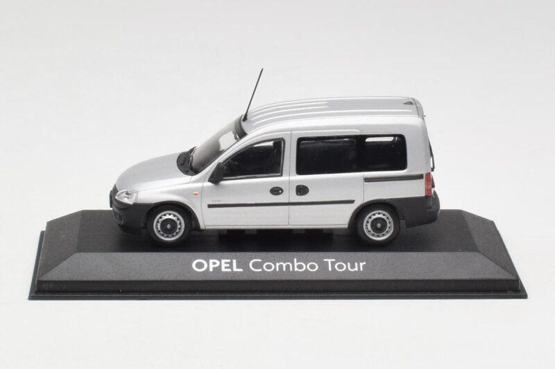 Opel Combo C Zilver Minichamps 1:43 COMBO001 Metaal