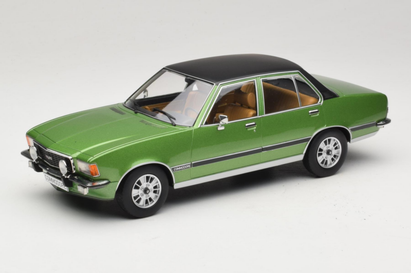 Opel Commodore B Groen MCG 1:18 MCG18565 Metaal