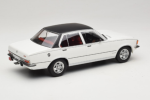 Opel Commodore B Wit MCG 1:18 MCG18564 Metaal — afbeelding 2 van 6