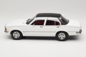Opel Commodore B Wit MCG 1:18 MCG18564 Metaal — afbeelding 3 van 6