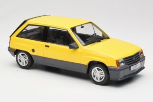 Opel Corsa A SR Geel MCG 1:18 MCG18431 Metaal — afbeelding 4 van 6