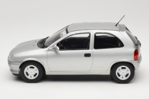 Opel Corsa B Grey Metallic MCG 1:18 MCG18515 Metaal — afbeelding 3 van 6
