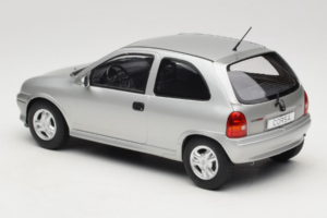 Opel Corsa B Grey Metallic MCG 1:18 MCG18515 Metaal — afbeelding 5 van 6