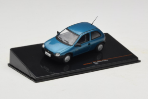 Opel Corsa B Swing Blauw IXO 1:43 CLC581N Metaal — afbeelding 2 van 4
