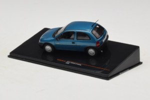 Opel Corsa B Swing Blauw IXO 1:43 CLC581N Metaal — afbeelding 3 van 4