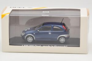 Opel Corsa C 1.5M Made in Eisenach Minichamps 1:43 OPEL003 Metaal — afbeelding 4 van 4