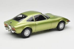 Opel GT Green Metallic Minichamps 1:18 180049029 Metaal — afbeelding 3 van 8