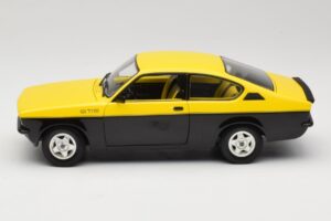 Opel Kadett C GT/E Geel & Zwart Minichamps 1:18 180045521 Metaal — afbeelding 4 van 8
