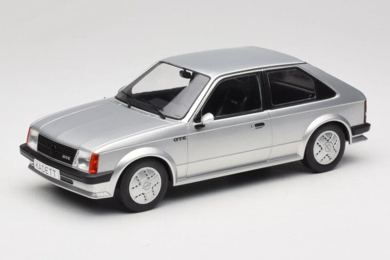 Opel Kadett D GTE Zilver MCG 1:18 MCG18533 Metaal