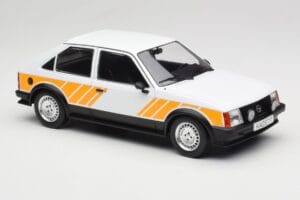 Opel Kadett D SR Wit met Geel Decor MCG 1:18 MCG18534 Metaal — afbeelding 4 van 6