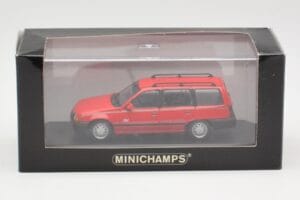 Opel Kadett E Club Stationwagen Rood Minichamps 1:43 400045910 Metaal — afbeelding 2 van 3