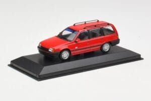 Opel Kadett E Club Stationwagen Rood Minichamps 1:43 400045910 Metaal — afbeelding 3 van 3