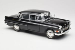 Opel Kapitan P1 Zwart Revell 1:18 08822 Metaal — afbeelding 6 van 8