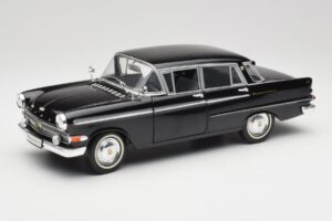 Opel Kapitan P2 Zwart Revell 1:18 08821 Metaal