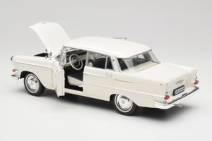 Opel Kapitan P2 Wit Revell 1:18 08821-M1 Metaal — afbeelding 5 van 8