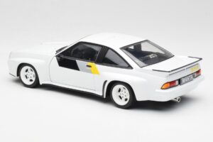 Opel Manta 400 Homologation Wit Revell 1:18 8819 Metaal — afbeelding 7 van 8