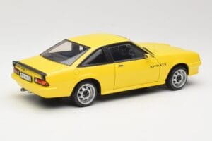 Opel Manta B GT/E Geel Revell 1:18 08421 Metaal — afbeelding 3 van 8