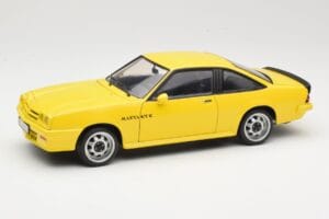 Opel Manta B GT/E Geel Revell 1:18 08421 Metaal