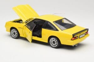 Opel Manta B GT/E Geel Revell 1:18 08421 Metaal — afbeelding 5 van 8