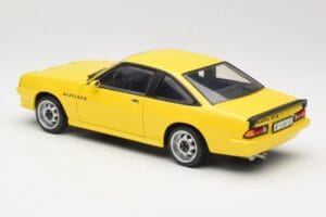 Opel Manta B GT/E Geel Revell 1:18 08421 Metaal — afbeelding 7 van 8