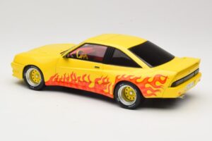 Opel Manta B Mattig Geel met Vlam MCG 1:18 MCG18115 Metaal — afbeelding 5 van 6
