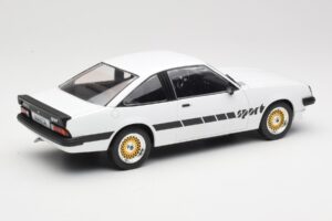 Opel Manta B Sport Wit MCG 1:18 MCG18237 Metaal — afbeelding 2 van 6