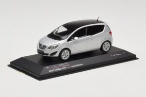 Opel Meriva B Zilver Metallic Minichamps 1:43 400040000 Metaal — afbeelding 2 van 4
