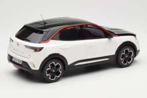 Opel Mokka-E GS Line Jada Wit Otto 1:18 OT1045 Hars — afbeelding 2 van 6