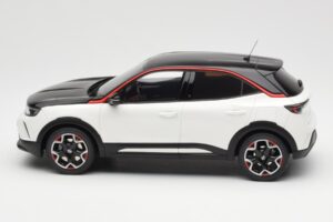 Opel Mokka-E GS Line Jada Wit Otto 1:18 OT1045 Hars — afbeelding 3 van 6